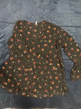 Acting Pro Black Floral V-Neck Peplum Blouse with Red and Cream Flowers